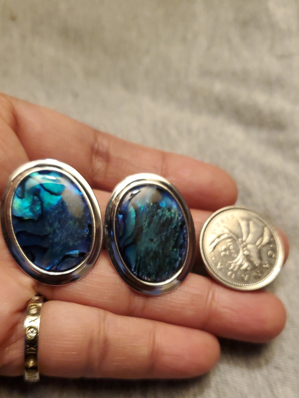 Vintage Signed Butler Costume Jewelry Oval Abalone & Mother of Pearl Bird ClipOn